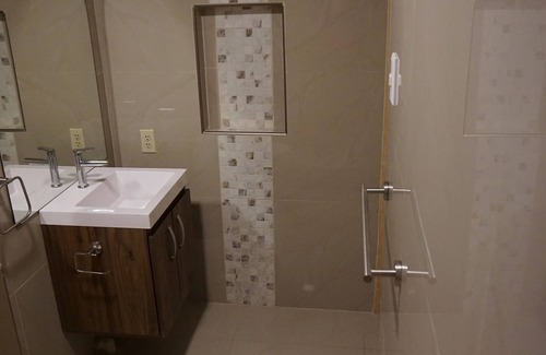 San Salvador Apartment | San Salvador Modern and Comfortable Studio Steps Away from Hotel Hilton SS.