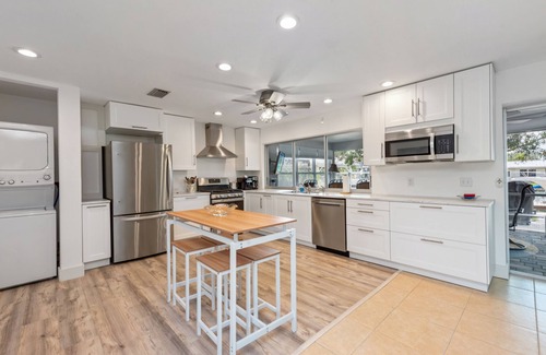Isles of Capri House | San Salvador Sanctuary- Isles Of Capri Naples Florida