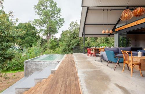 Valle de Bravo Villa | San Simon Retreat with Private Garden and Mountain Views