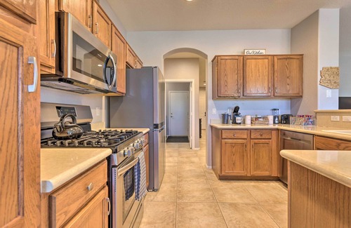 San Tan Valley House | San Tan Valley Home w/Pool Access & Golf View!