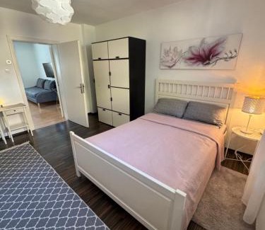 Oberhausen Apartment | Sana Ferienwohnung