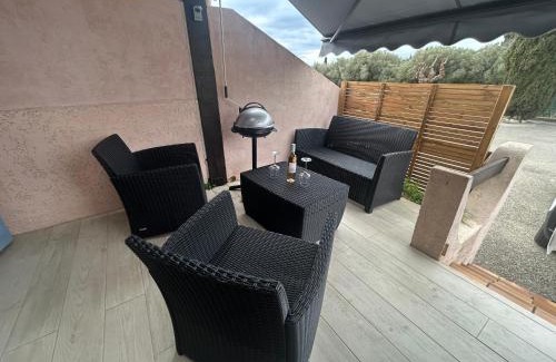 Sanary-sur-Mer House | Sanary Villa club avec terrasse
