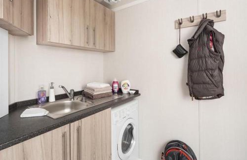 Fort Augustus Resort | Sanctuary 6 Hot tub lodge