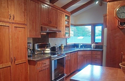 Carmel Valley Cottage | Sanctuary Cottage: a Private Retreat with Sumptuous Gardens~walk to village