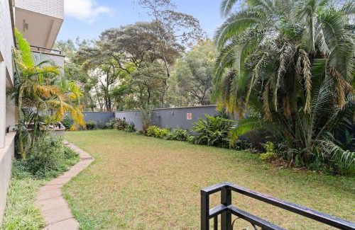 Thompson Estate Apartment | Sanctuary Luxe - 3BR with Pool - Gym & Views - by The Manna Stays