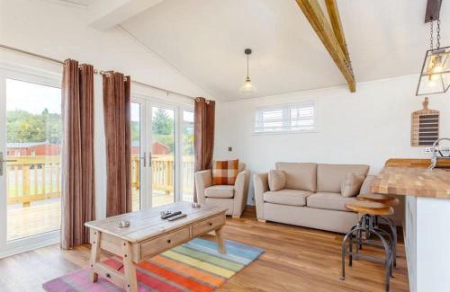 Fort Augustus Resort | Sanctuary Pathfinder Lodge