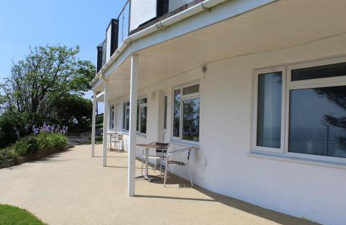 Seaton House | Sand Bar - Mount Brioni