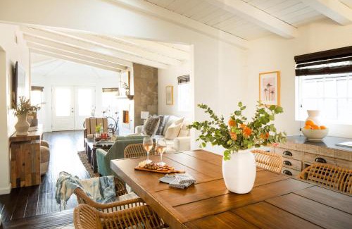 Balboa Peninsula House | Sand Castle by AvantStay Beach House on Balboa Peninsula w Patio Hot Tub