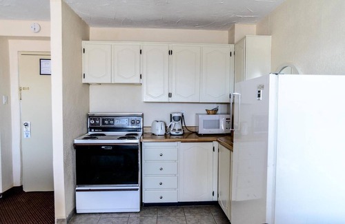Port Elgin Hotel | Sand Castle Suites Motel