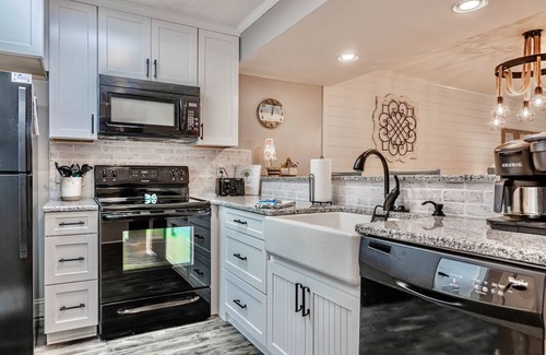 Panama City Beach Villa | Sand Dollar Villa 504: closest to beach, restaurants, convention, no resort fee