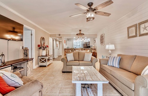 Panama City Beach Villa | Sand Dollar Villa 504: closest to beach, restaurants, convention, no resort fee