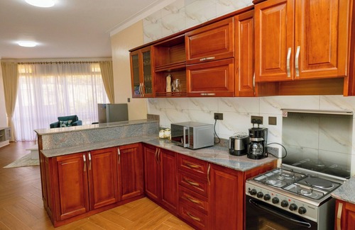 Entebbe Bed & Breakfast | Sand Grains Residences 008