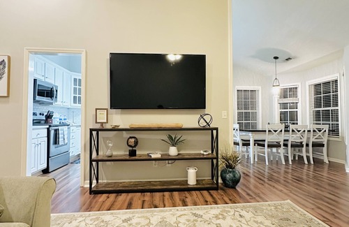 Beaufort House | Sand In My Boots, Minutes to Parris Island & Beaufort and the beach!