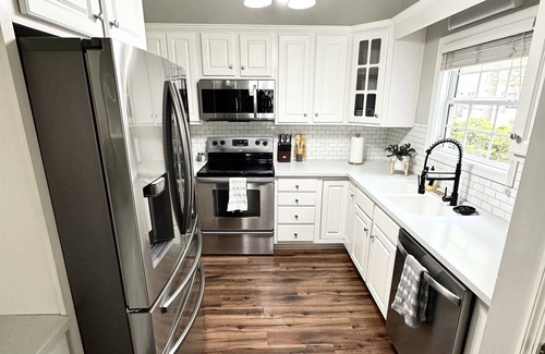 Beaufort House | Sand In My Boots, Minutes to Parris Island & Beaufort and the beach!