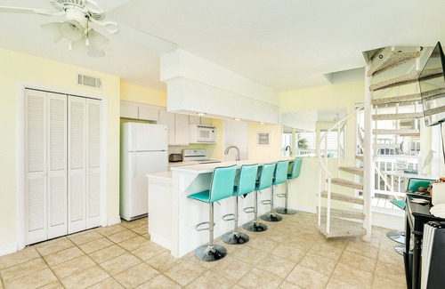 Pirates Beach House | Sand `N Sea's Sunshine Beach - Dog Friendly, Gulf Views, Steps from Sand & Surf