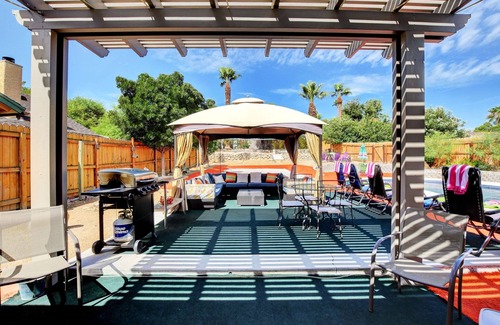 Las Vegas House | Sand Volleyball And Orange Turf.This Is Vegas!