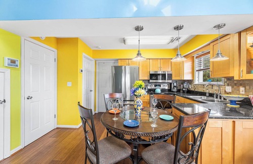 Caine Woods Apartment | Sandal Bay 203 Townhouse