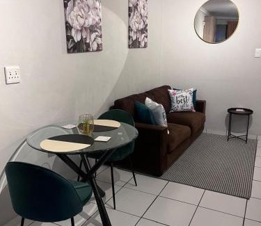 Edenvale House | Sandalion Cottage in Eden Glen, Johannesburg, SA