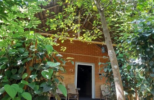 Udawalawa Bed & Breakfast | Sandalwood Family Cottages