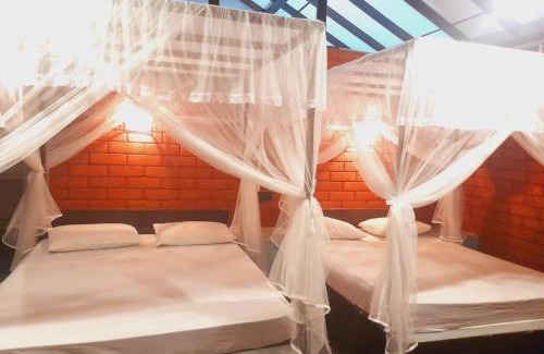 Udawalawa Bed & Breakfast | Sandalwood Family Cottages