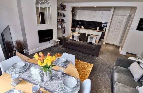 Saltburn-by-the-Sea Apartment | Sandalwood Apartment - 2 bedrooms, close to the sea