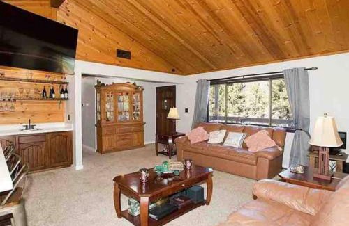 Pine Mountain Club House | Sandalwood