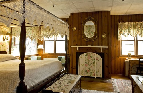 Oxford House | Sandaway Suites & Beach