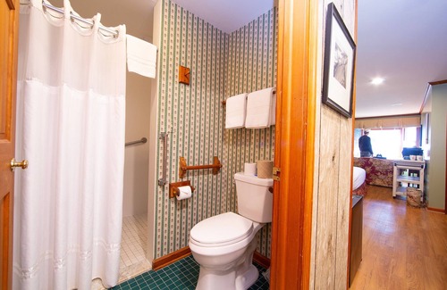 Oxford House | Sandaway Suites & Beach