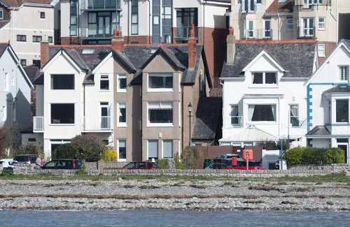 Deganwy Apartment | Sandbanks