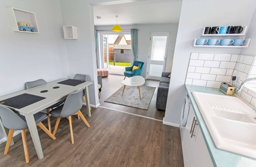 Braunton Cottage | Sandbanks Sleeps 4 Beach Pass & 1 Dog