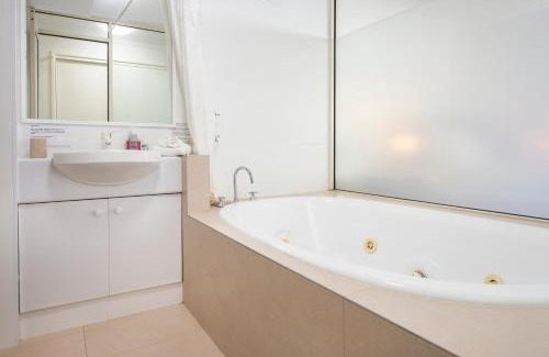 Broadwater Apartment | Sandbar Cape View Resort