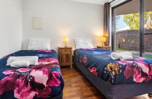 Broadwater Apartment | Sandbar Cape View Resort