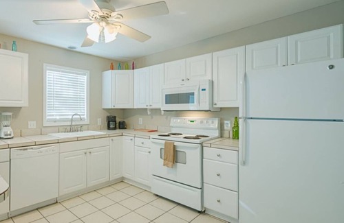 Crescent Beach Condo | Sandcastle Down