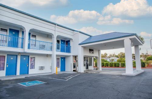 Savannah Beach Hotel | Sandcastle Inn