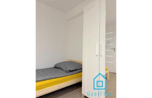 Brzezno House | Sandcastle Room - 2 km to Baltic Sea & 15 Minutes to Gdańsk Old Town