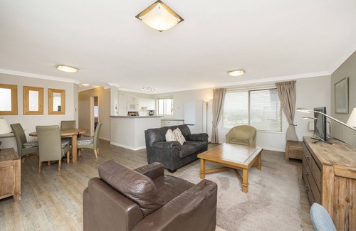 Scarborough Apartment | Sandcastles at the Beach - Outstanding Location