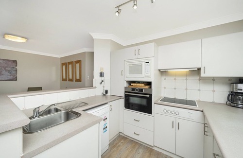 Scarborough Apartment | Sandcastles at the Beach - Outstanding Location