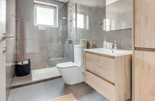 Potamos tis Germasogeias Apartment | Sanders Evolution - Chic 3-bdr Apt w/ Shared Pool