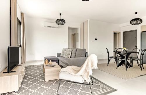 Agios Athanasios Apartment | Sanders Only