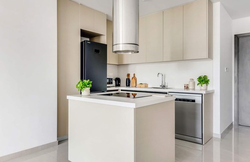 Neapolis Apartment | Sanders Premier - Cozy 2 bdr apt With Balcony