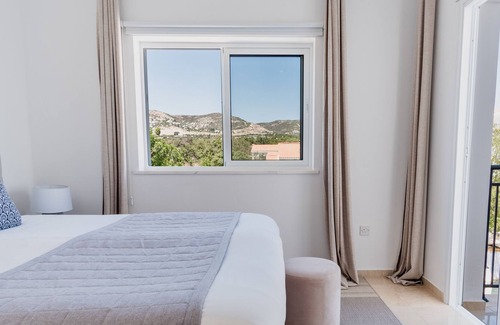 Tremithousa Villa | Sanders White Mountains - Inviting Villa with Pool