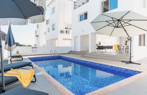 Tremithousa Villa | Sanders White Mountains - Charming Villa with Pool