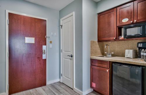 Sandestin Apartment | Sandestin Resort Luau by Tufan