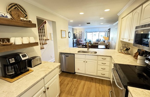 Sandestin Villa | Sandestin Townhome on beach side of resort, sleeps 6, sitting on Lake Horseshoe.