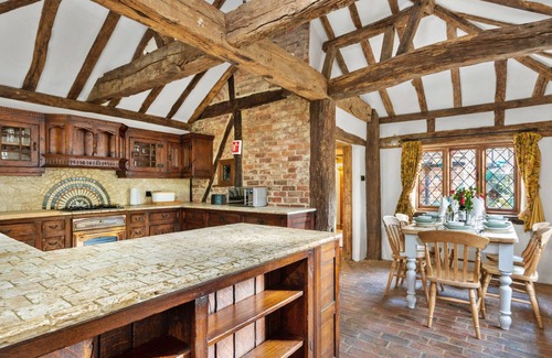 Crawley Down House | Sandhill Cottage with Hot Tub by Interhome