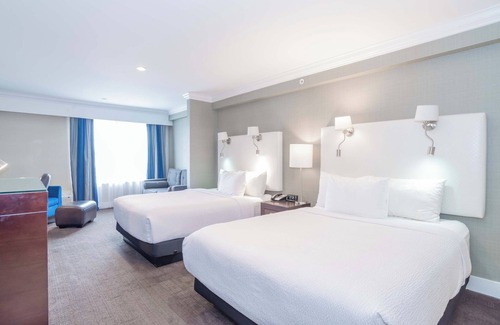 Willoughby Hotel | Sandman Signature Langley Hotel