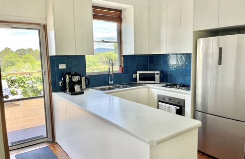 Bulli House | Sandon Beach Cottage-Beach, escarpment and a half pipe. Pet friendly!
