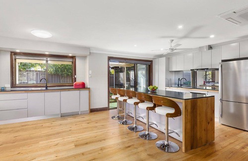 Beechworth House | Sandors Sanctuary - walk to town
