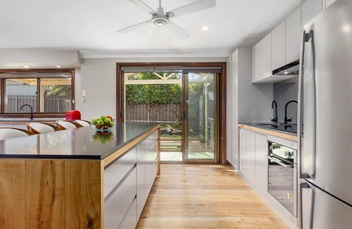 Beechworth House | Sandors Sanctuary - walk to town