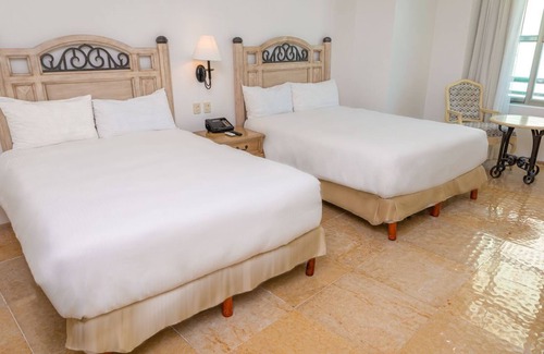 Zona Hotelera Resort | #Sandos Cancun #Adults Only -Laguna Penthouse